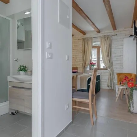 Diva 1,stylish Old Town Near سبليت