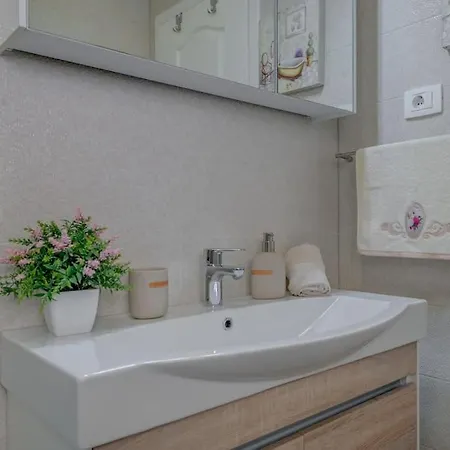 Apartment Diva 1,stylish Old Town Near Split